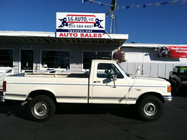 1987 Ford F250 4WD 4dr AT