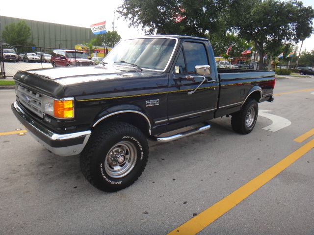 1988 Ford F250 Lariat - Crew Cab 4x4 Cap