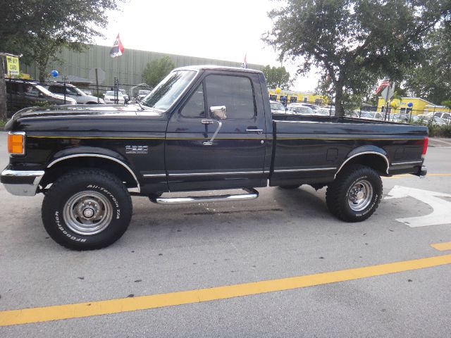 1988 Ford F250 Lariat - Crew Cab 4x4 Cap