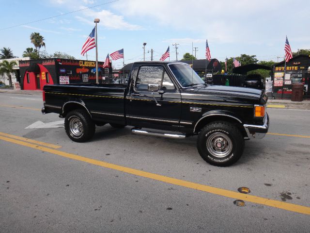 1988 Ford F250 Lariat - Crew Cab 4x4 Cap