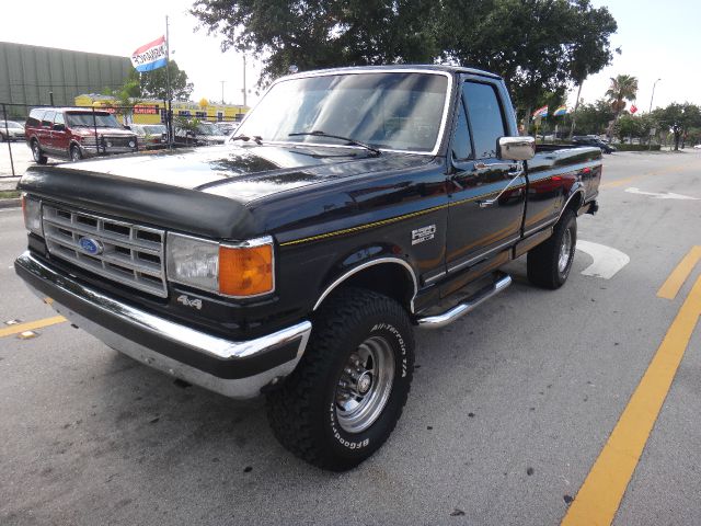 1988 Ford F250 Lariat - Crew Cab 4x4 Cap