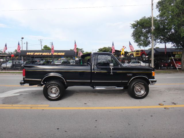 1988 Ford F250 Lariat - Crew Cab 4x4 Cap