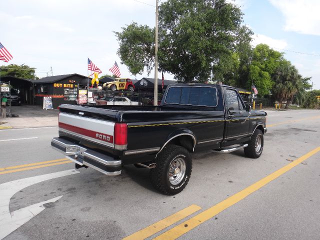 1988 Ford F250 Lariat - Crew Cab 4x4 Cap