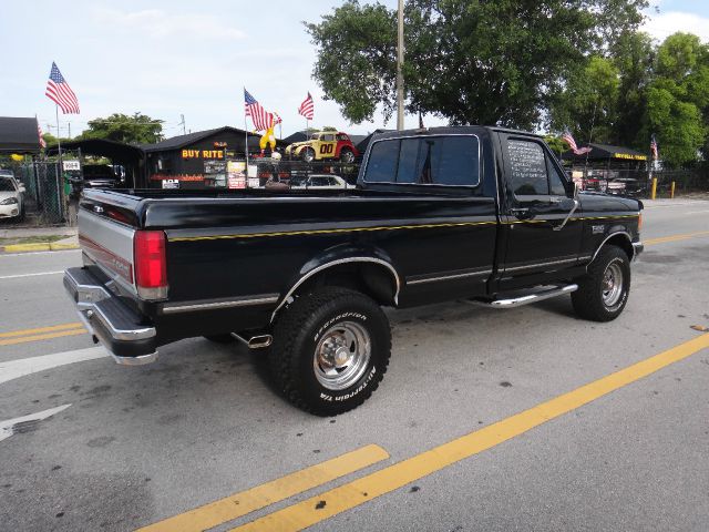 1988 Ford F250 Lariat - Crew Cab 4x4 Cap