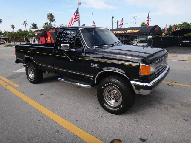 1988 Ford F250 Lariat - Crew Cab 4x4 Cap