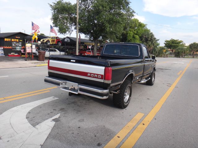 1988 Ford F250 Lariat - Crew Cab 4x4 Cap