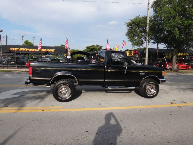 1988 Ford F250 Lariat - Crew Cab 4x4 Cap