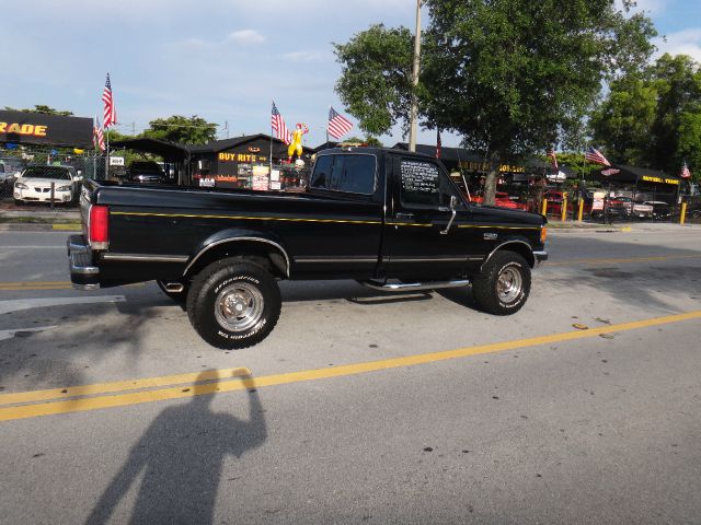 1988 Ford F250 Lariat - Crew Cab 4x4 Cap