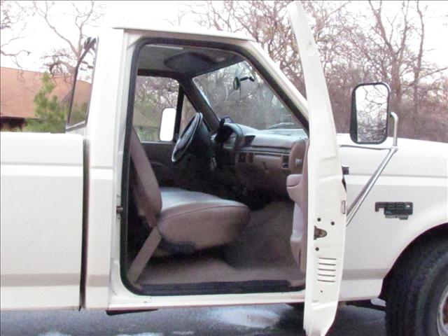 1995 Ford F250 SE 5 Ft