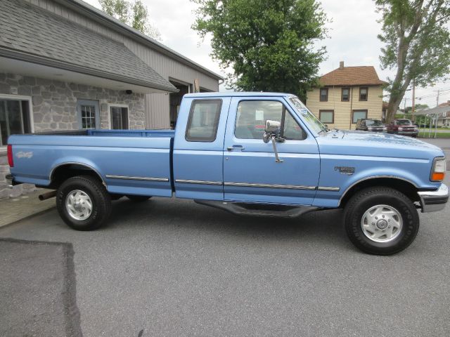 1997 Ford F250 S 2-door Hatchback