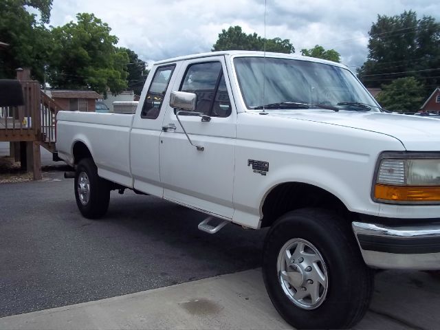 1997 Ford F250 S 2-door Hatchback