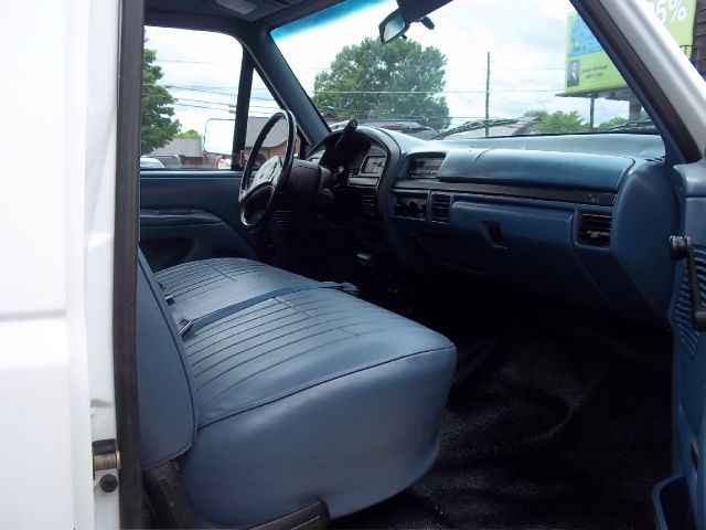 1997 Ford F250 S 2-door Hatchback