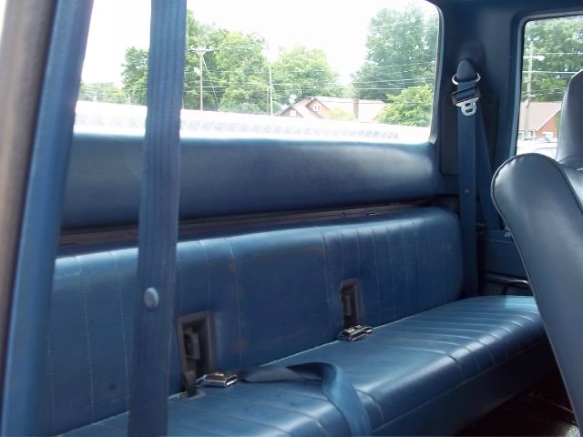 1997 Ford F250 S 2-door Hatchback