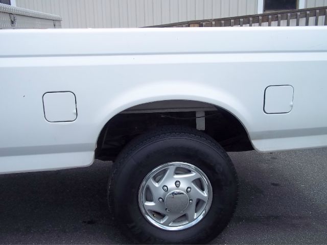 1997 Ford F250 S 2-door Hatchback