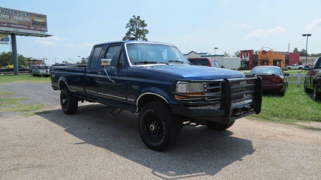 1997 Ford F250 S 2-door Hatchback