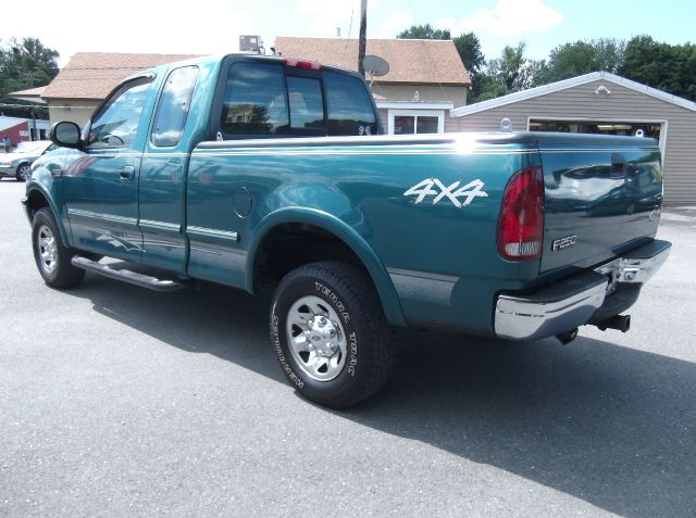 1997 Ford F250 S 2-door Hatchback