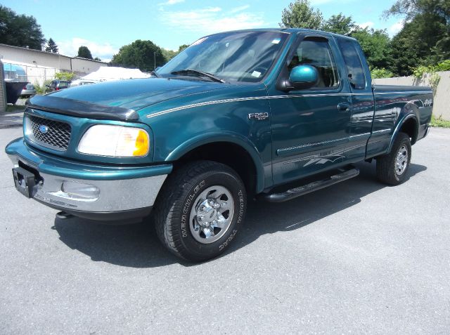 1997 Ford F250 S 2-door Hatchback