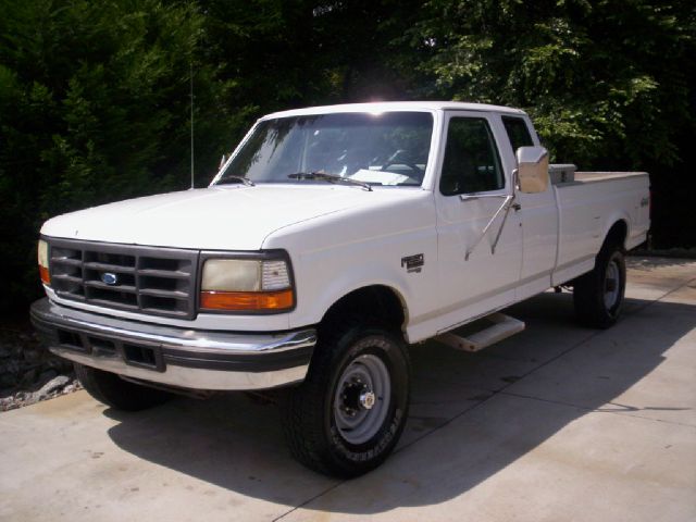 1997 Ford F250 S 2-door Hatchback