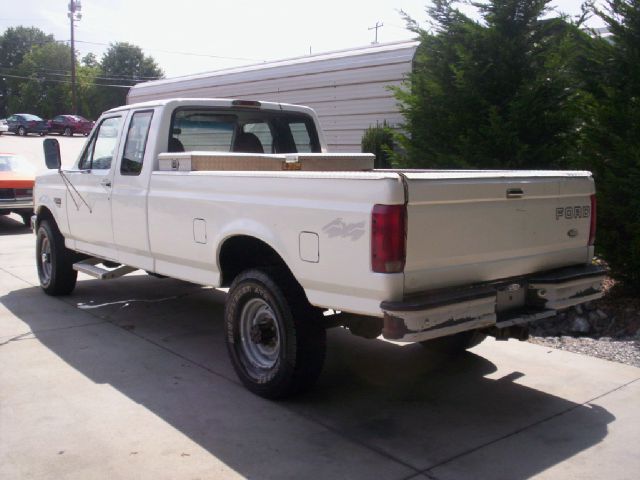 1997 Ford F250 S 2-door Hatchback