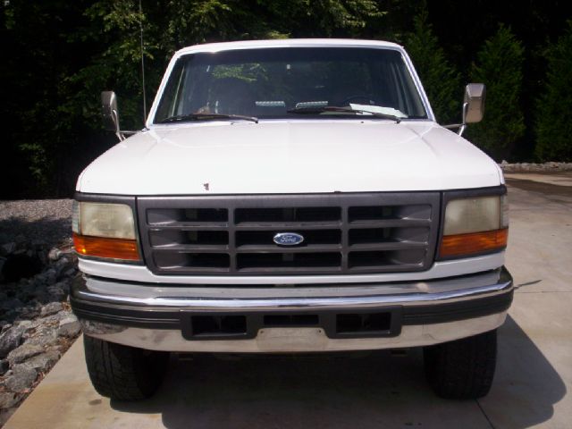 1997 Ford F250 S 2-door Hatchback