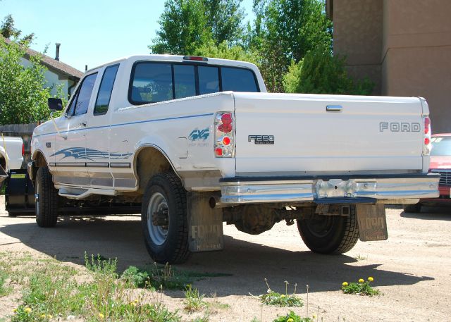 1997 Ford F250 S 2-door Hatchback