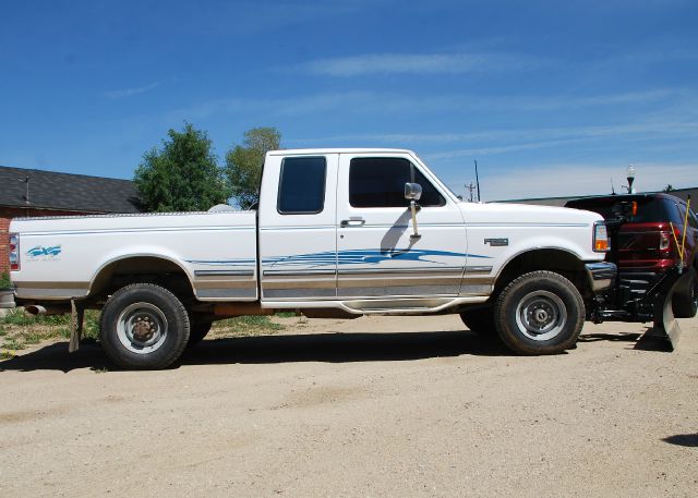 1997 Ford F250 S 2-door Hatchback