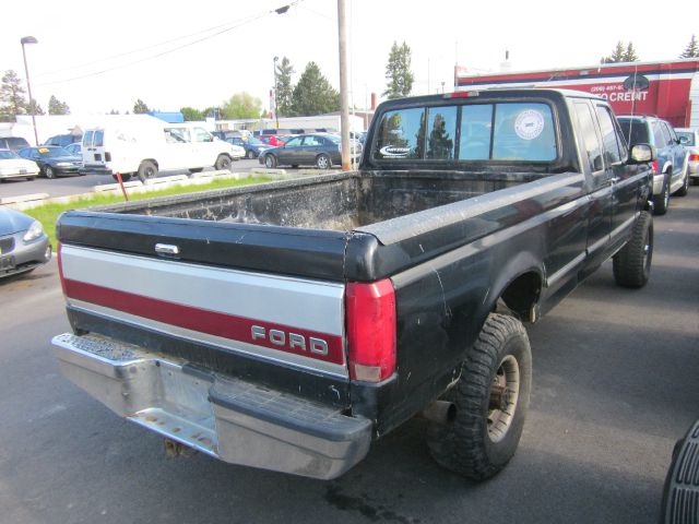 1997 Ford F250 S 2-door Hatchback