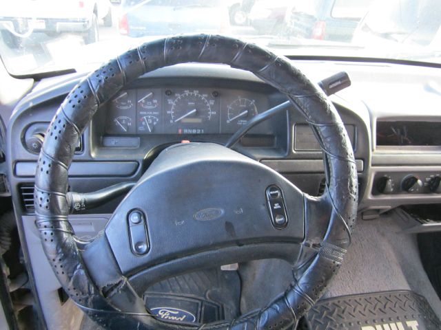 1997 Ford F250 S 2-door Hatchback