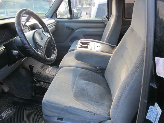 1997 Ford F250 S 2-door Hatchback