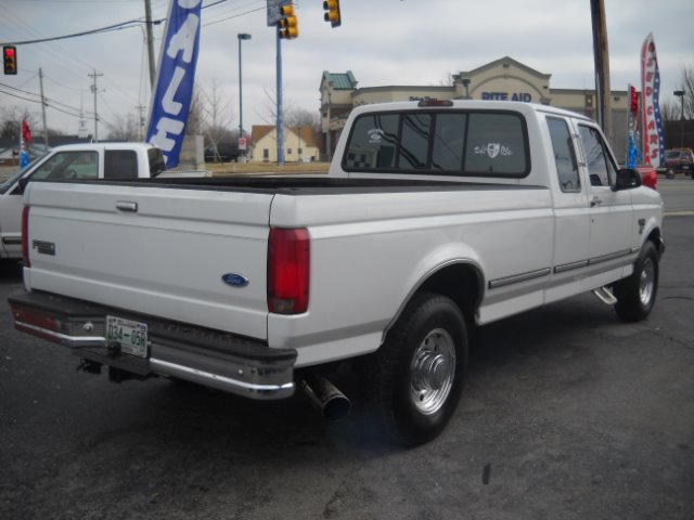 1997 Ford F250 S 4-door Hatchback