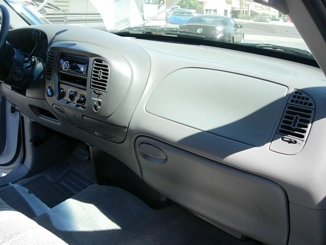 1998 Ford F250 XL 2WD Reg Cab