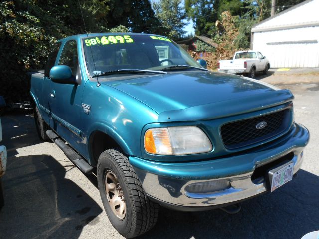 1998 Ford F250 XL 2WD Reg Cab