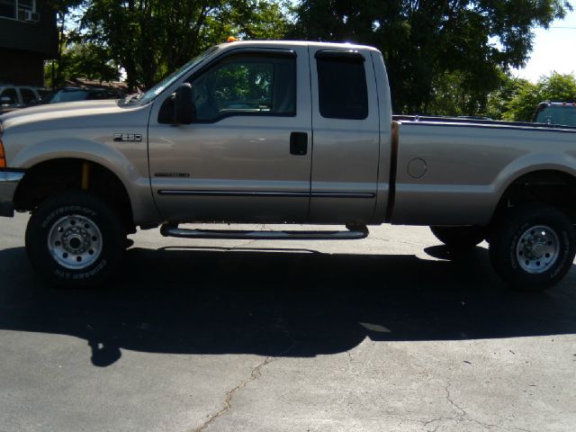 1999 Ford F250 FWD 4dr LS SUV