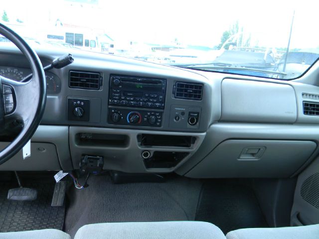 1999 Ford F250 FWD 4dr LS SUV