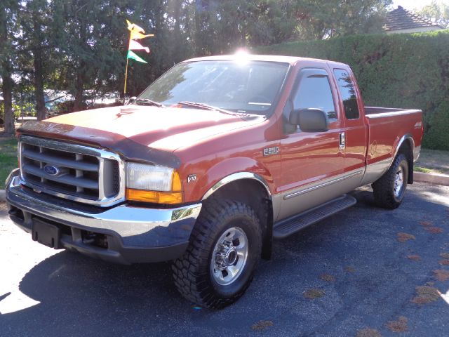 1999 Ford F250 FWD 4dr LS SUV