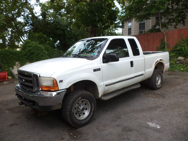 2000 Ford F250 SE Well Kept Alloy Wheels