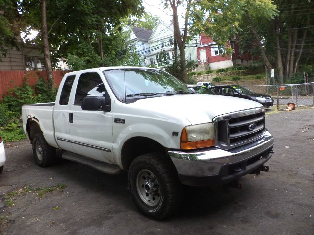 2000 Ford F250 SE Well Kept Alloy Wheels