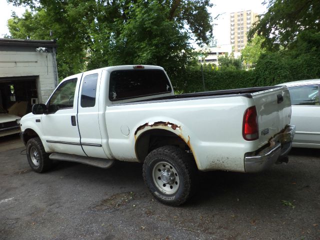 2000 Ford F250 SE Well Kept Alloy Wheels