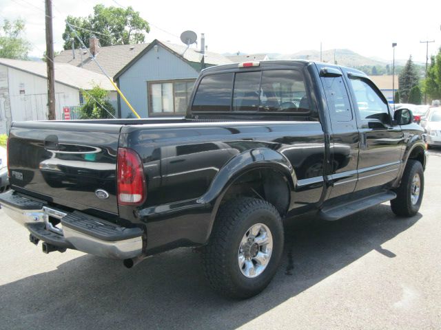 2000 Ford F250 Crew Cab 143.5 WB 4WD SLT