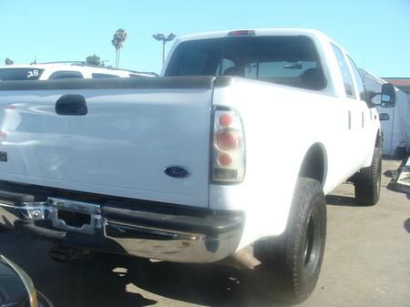 2000 Ford F250 FWD 4dr SE