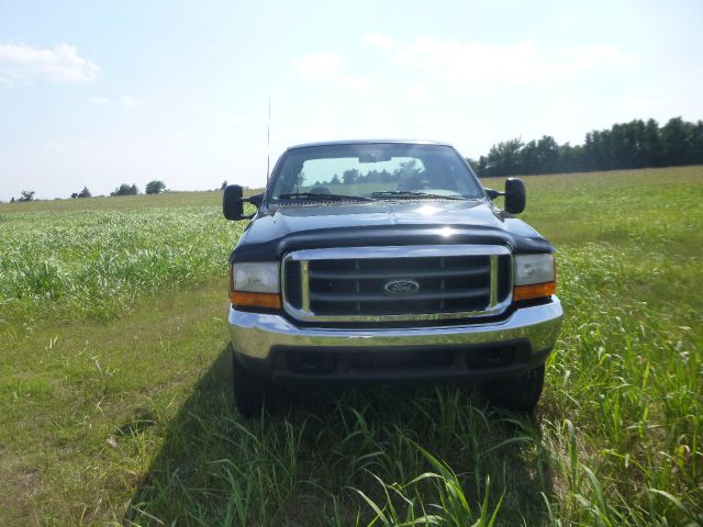 2000 Ford F250 SE Well Kept Alloy Wheels