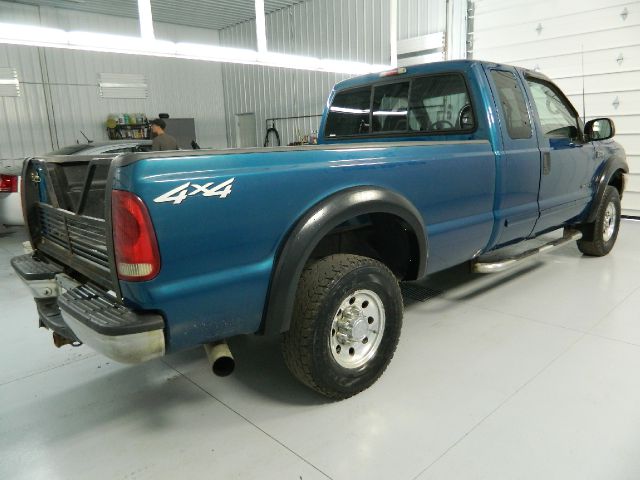 2001 Ford F250 SE Well Kept Alloy Wheels