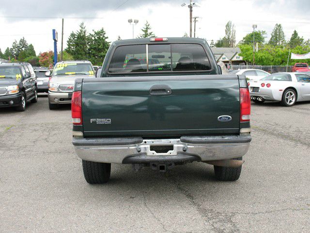 2001 Ford F250 EX W/ Navigation