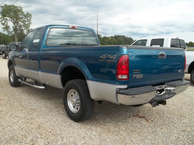 2001 Ford F250 SE Well Kept Alloy Wheels