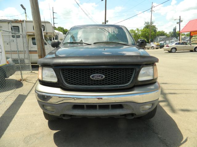 2001 Ford F250 Crew Cab Short Box 2-wheel Drive SLE