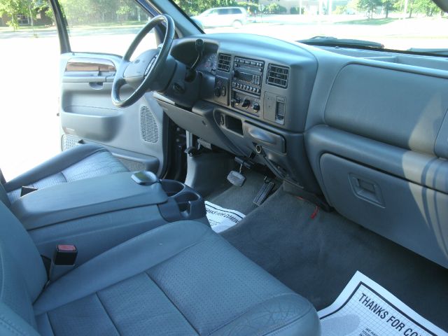 2002 Ford F250 FWD 4dr SE