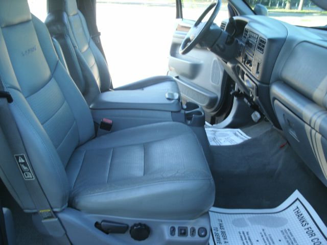 2002 Ford F250 FWD 4dr SE