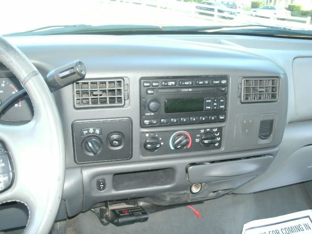 2002 Ford F250 FWD 4dr SE