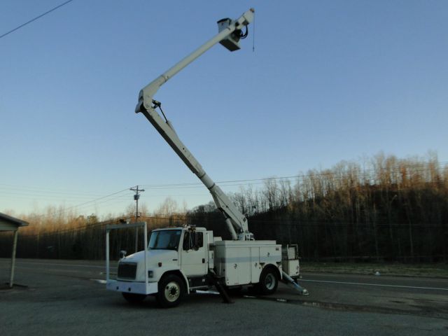 1998 Freightliner FL 70 3.7L Technology Pkg AWD