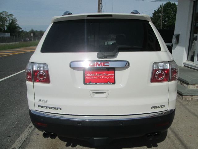 2008 GMC Acadia Sedan 2.0T Automatic Limited